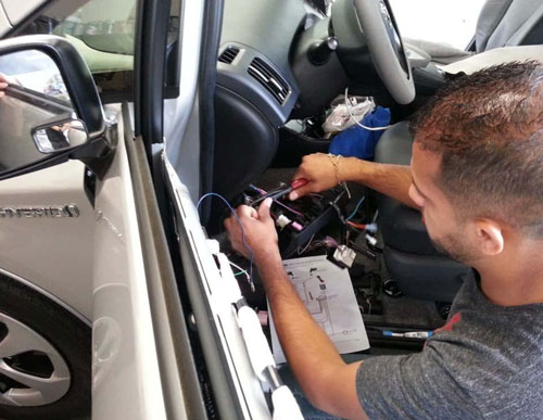 Wiring a GPS unit in a car